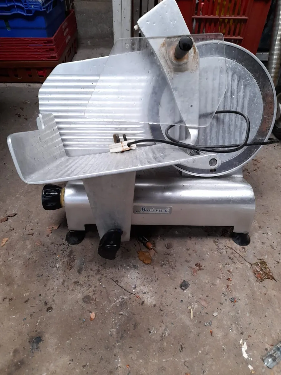 Meat slicer