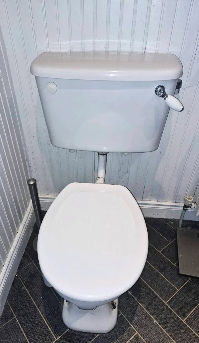 Bathroom - Image 4