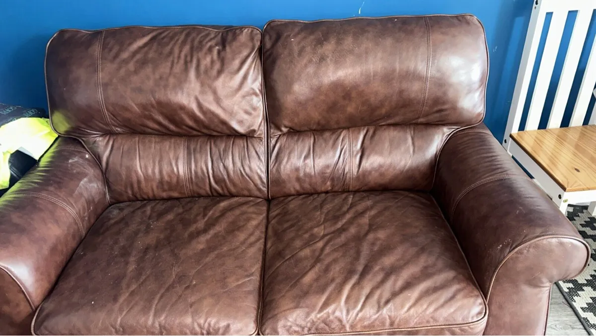 Couch - Image 2