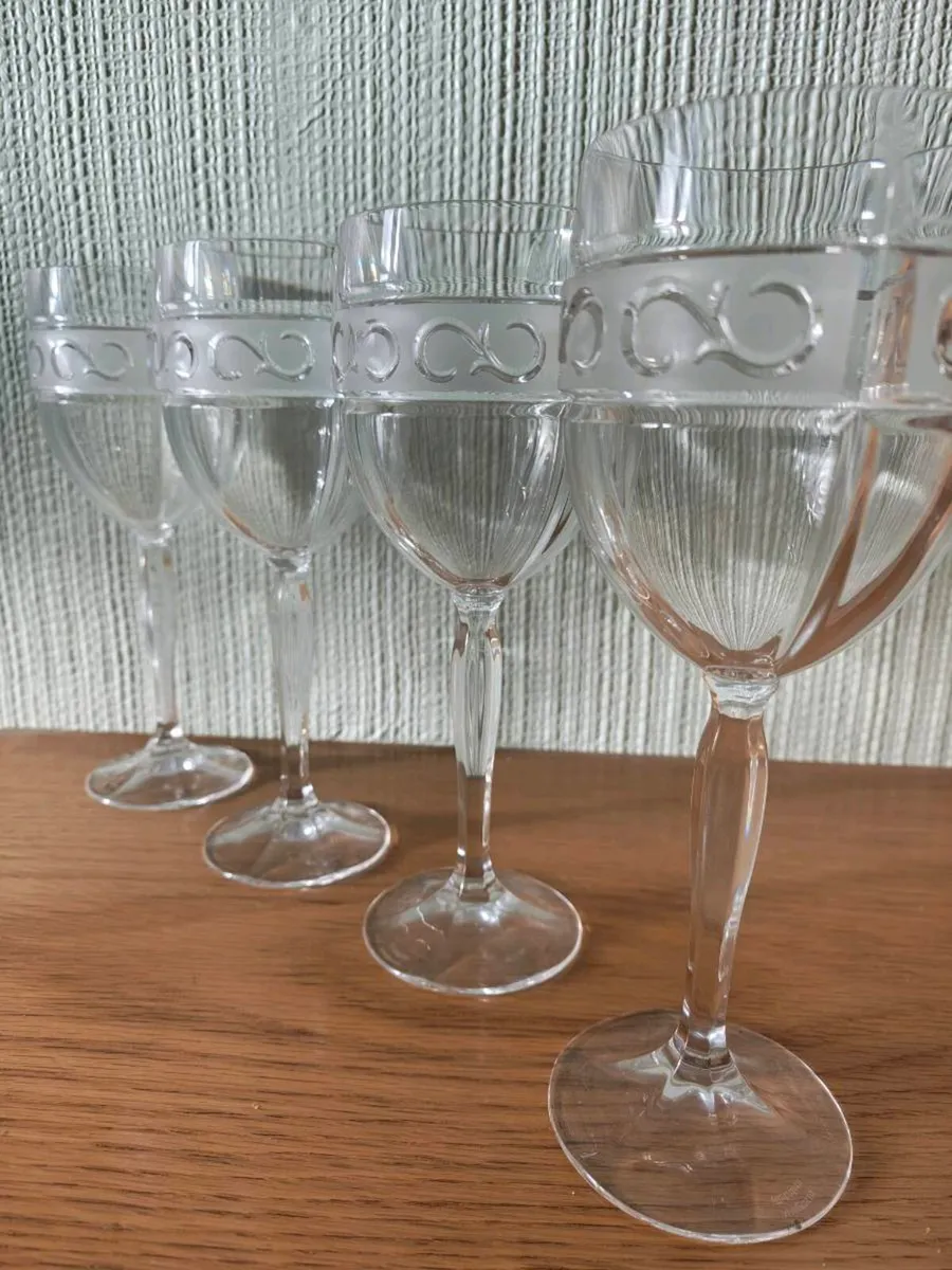 4 Marquis by Waterford Crystal Wine Glasses - Image 1