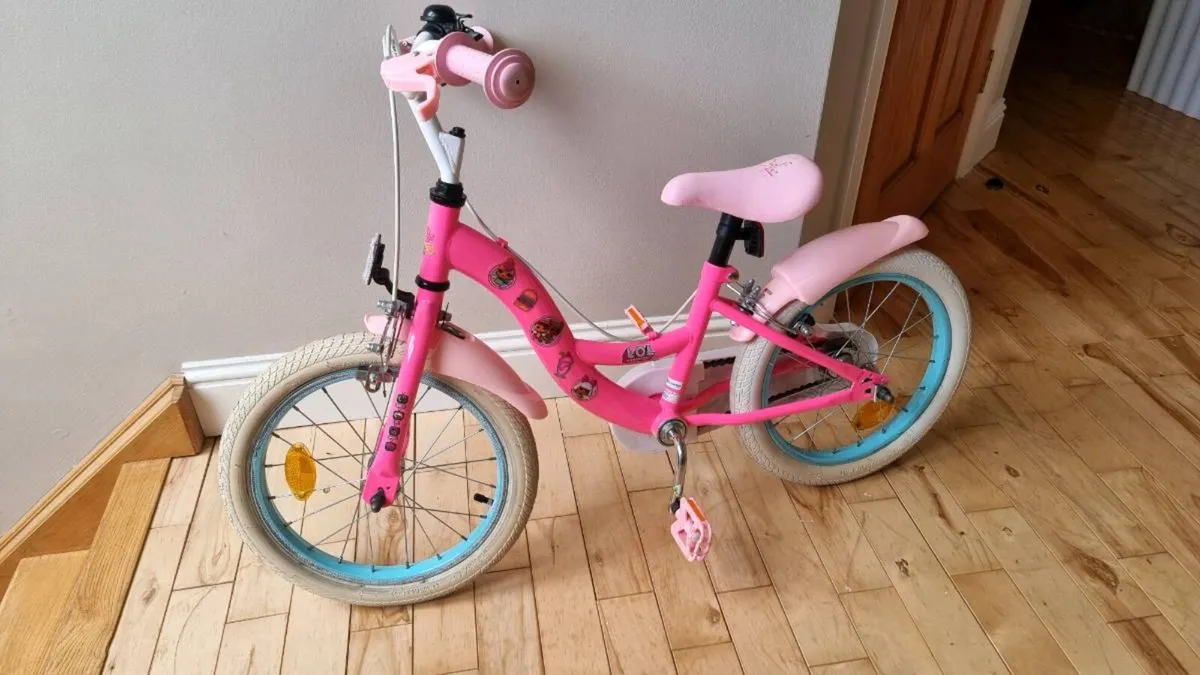 Girl's bike - Image 1