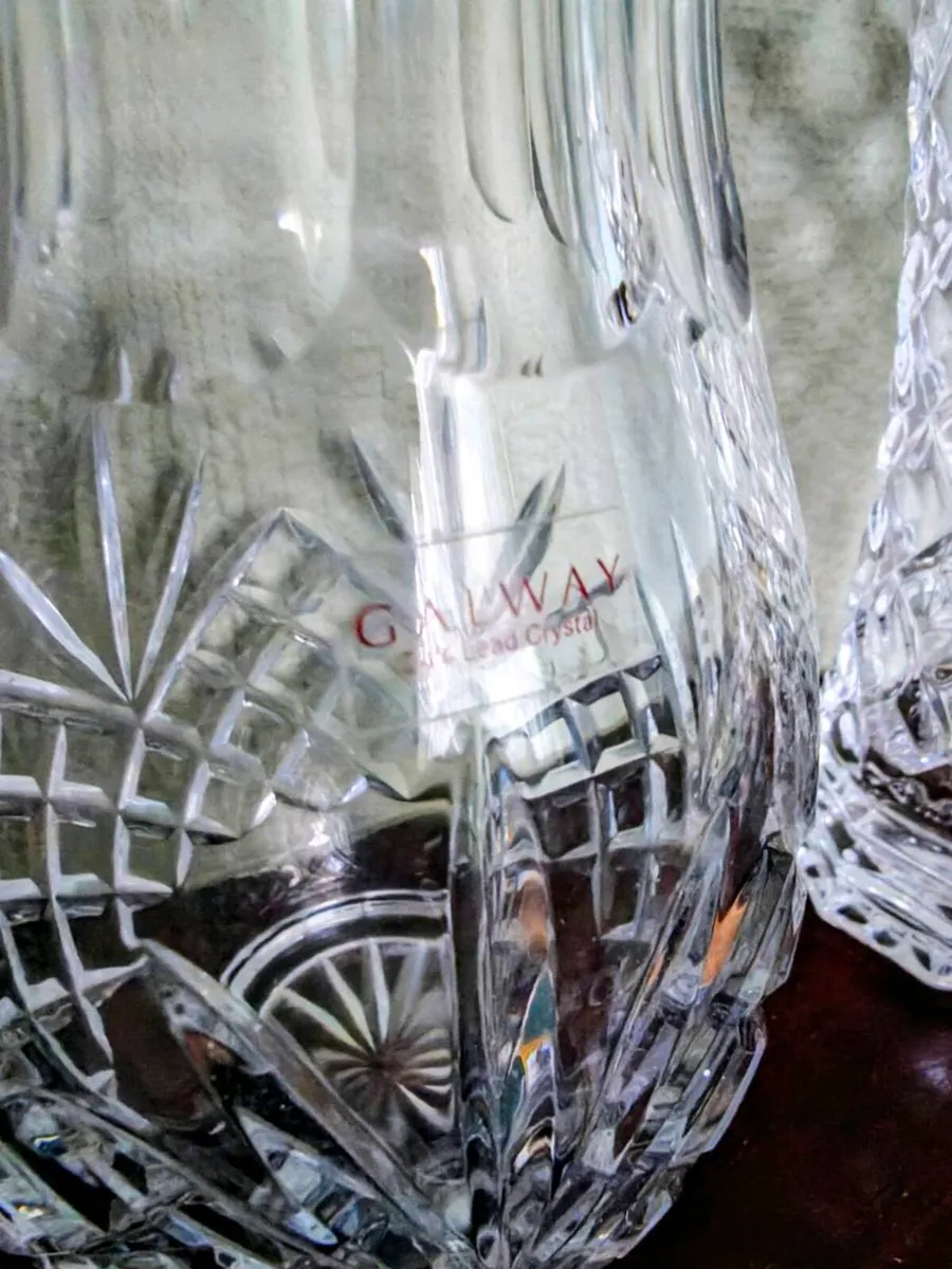 Set of 3 Beautiful Cut Crystal Vases - Image 2