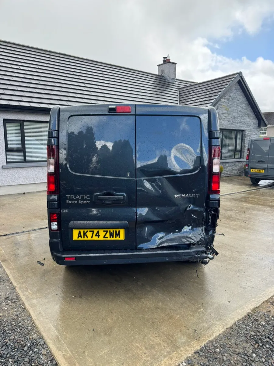 2024 Renault Trafic Sport Extra - Image 3