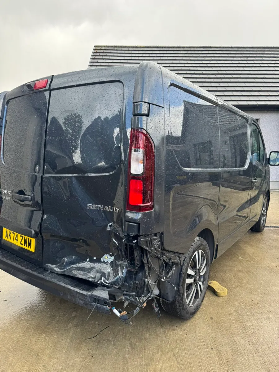2024 Renault Trafic Sport Extra - Image 4