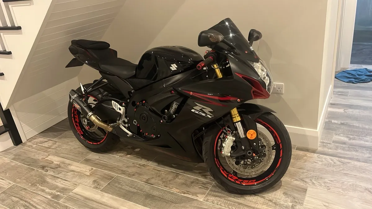Gsxr 750 - Image 1