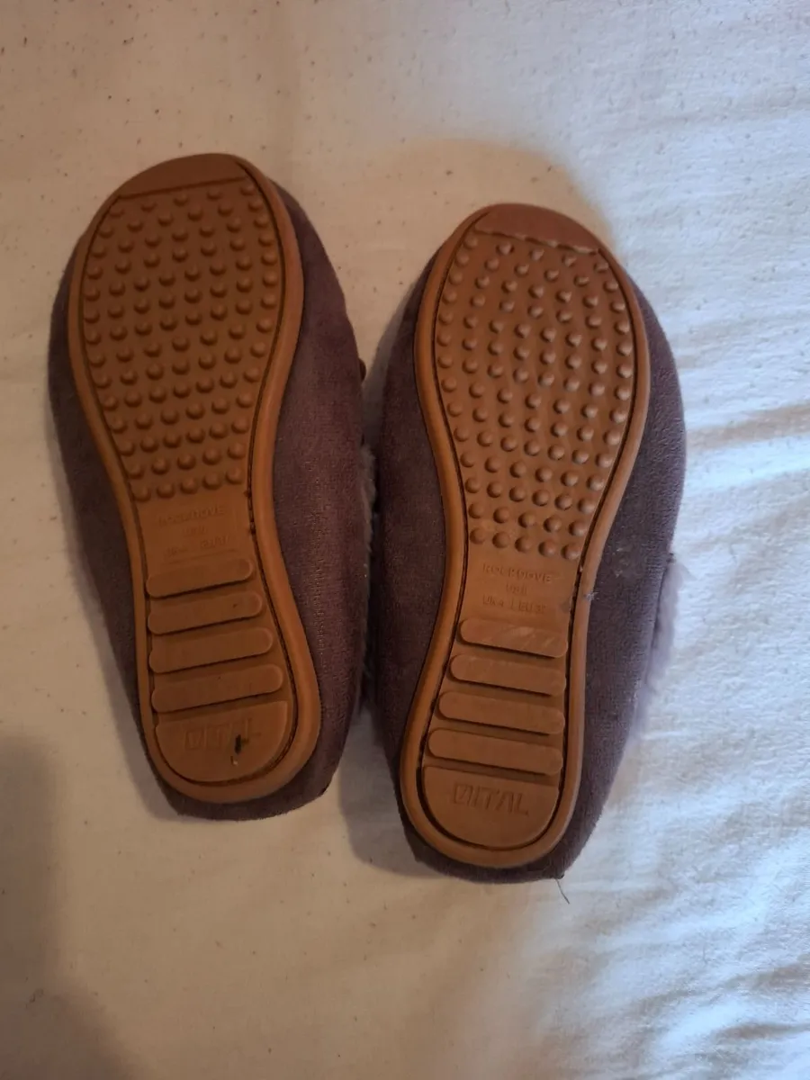 Slippers - Image 2