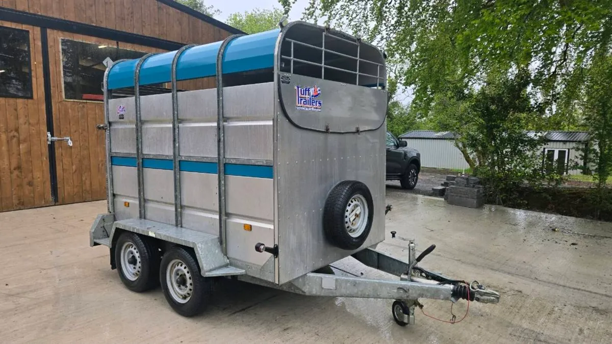 Trailer - Image 1