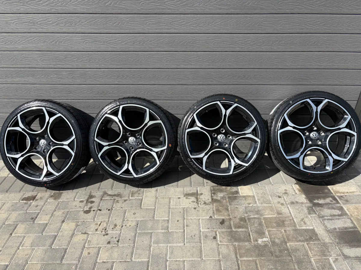 19” VOLKSWAGEN GOLF GTI MK8.5 ALLOY WHEELS & TYRES - Image 2