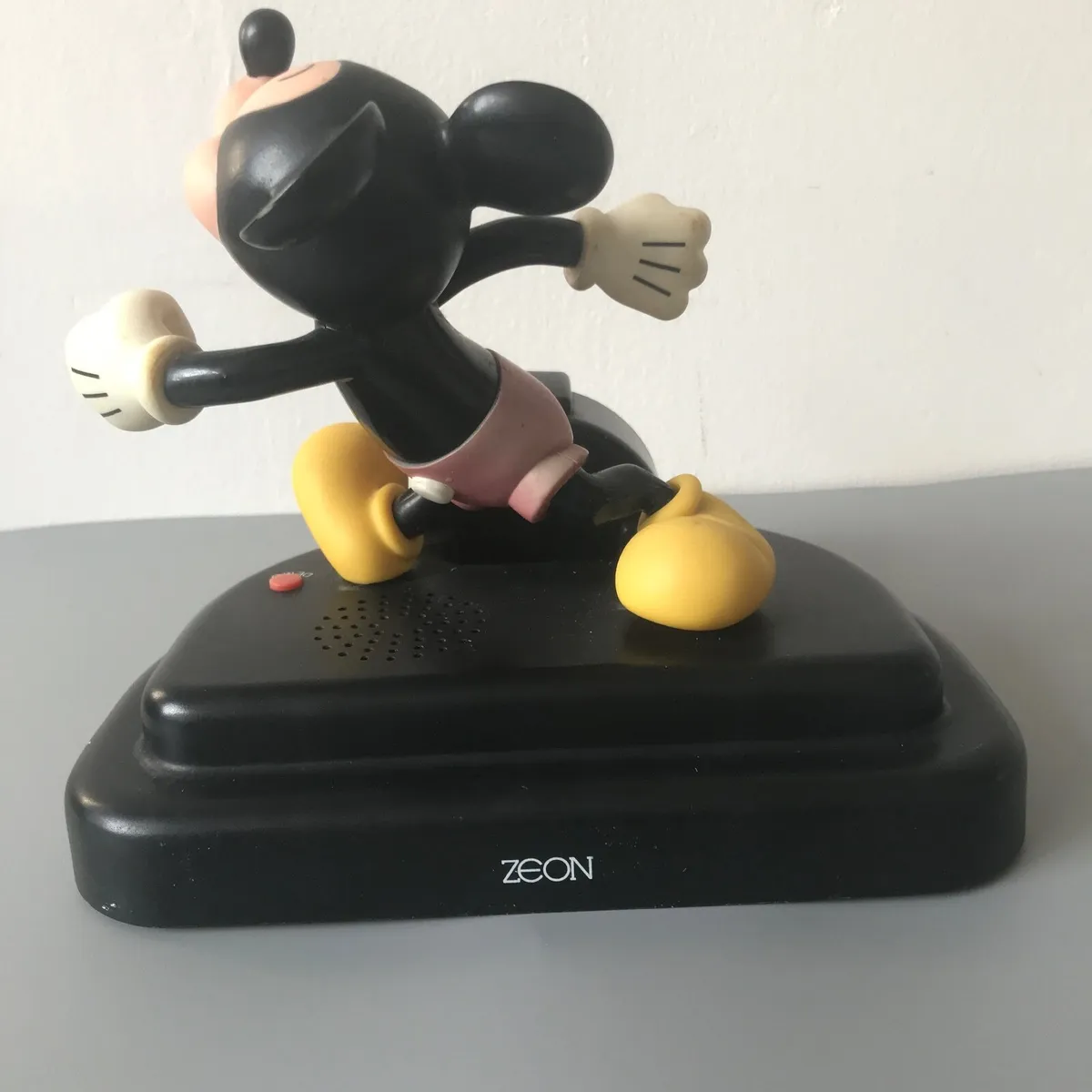 Vintage Mickey Mouse Clock - Image 4