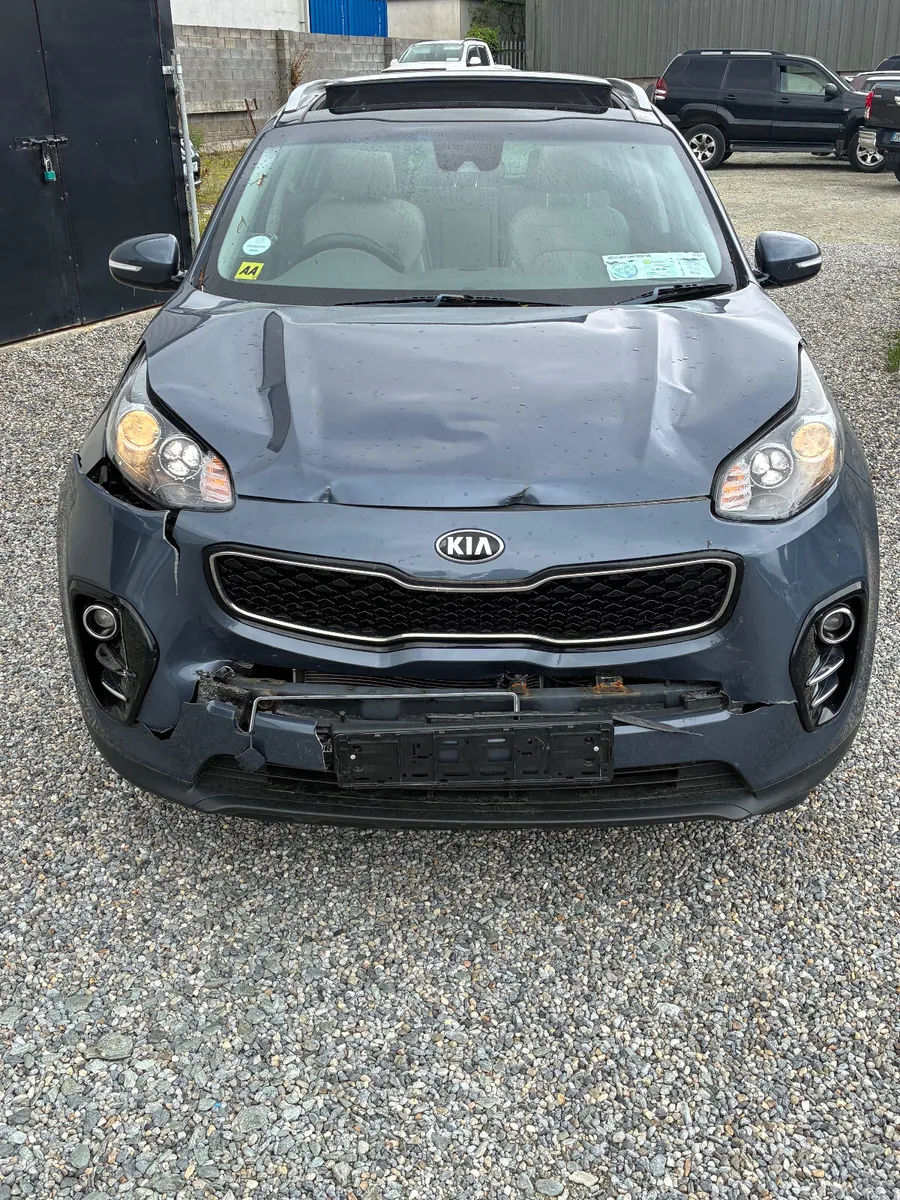 Kia Sportage top spec 4x4 low kms - Image 3