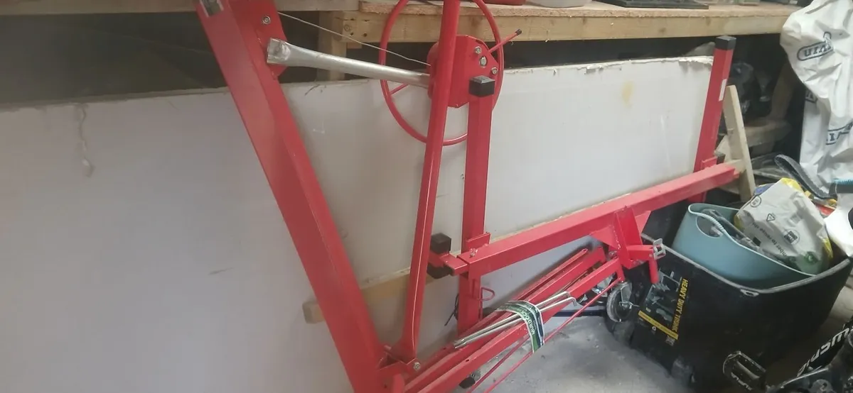 Plasterboard lift - Image 2