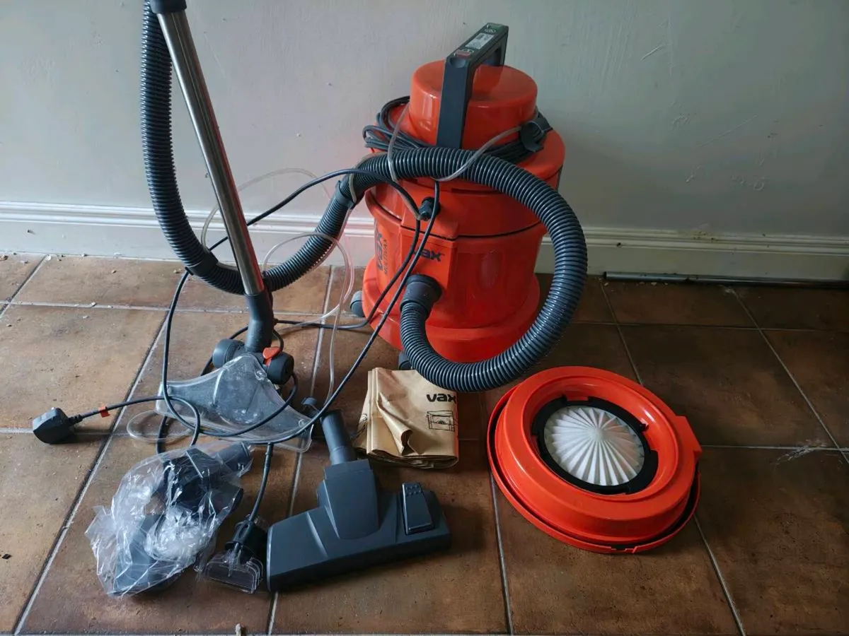 Vax Wet & Dry Vacuum Cleaner with Attachments - Image 1