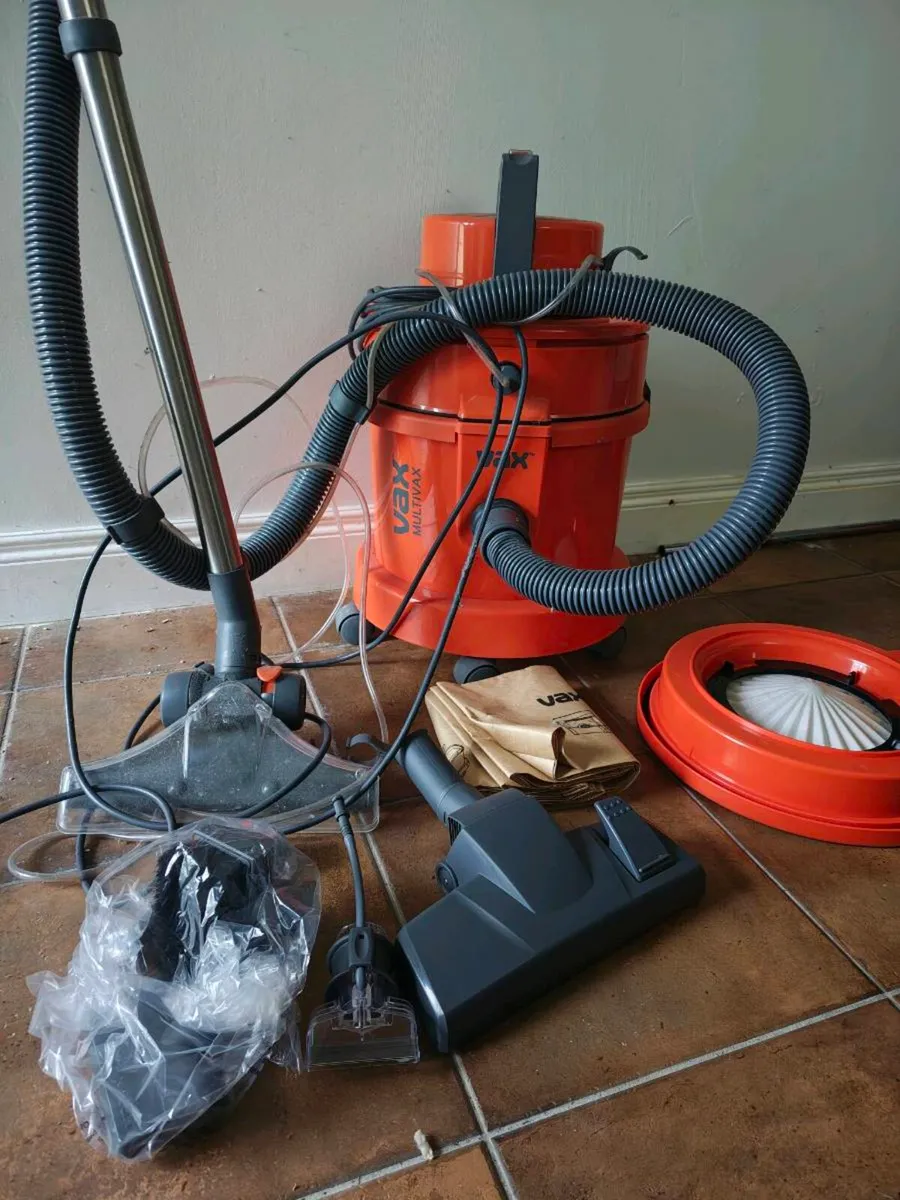 Vax Wet & Dry Vacuum Cleaner with Attachments - Image 2