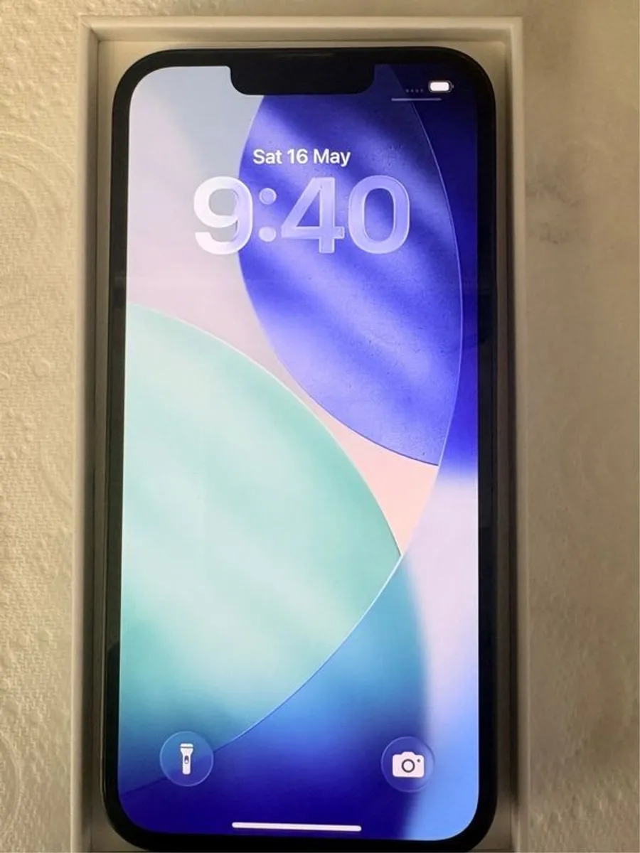iPhone - Image 3