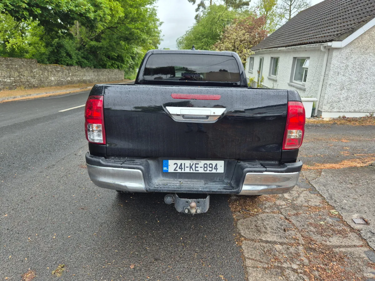 Toyota Hilux 2024 - Image 3