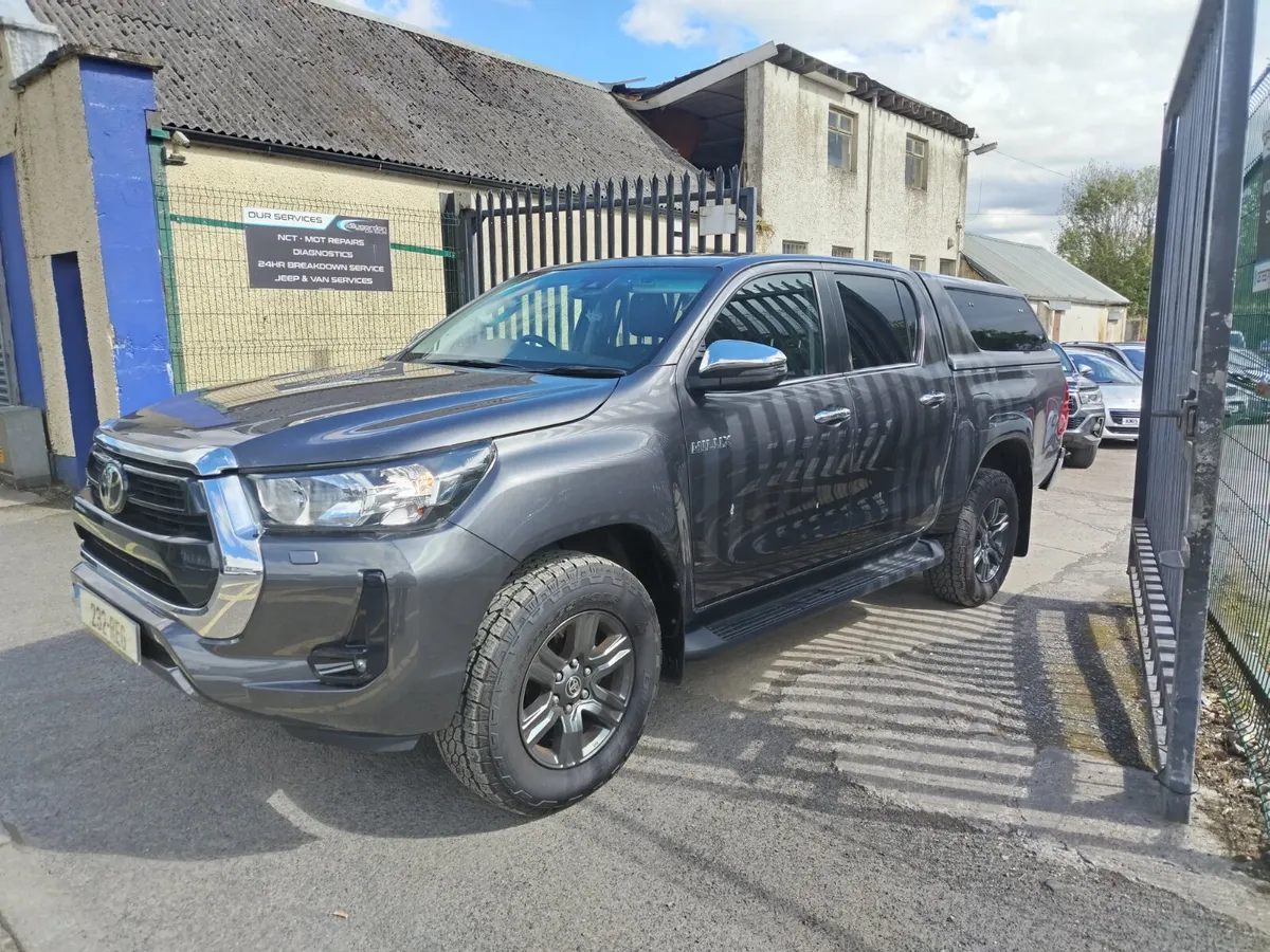 Toyota Hilux 2023 - Image 4