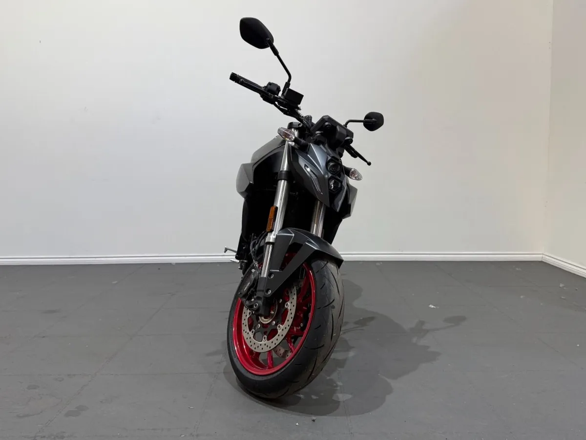 Suzuki GSX 8S - Only 71km - New bike - Image 4