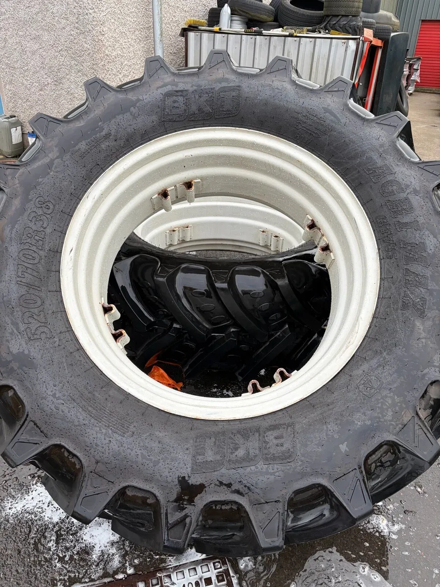 Tractor tyres - Image 1