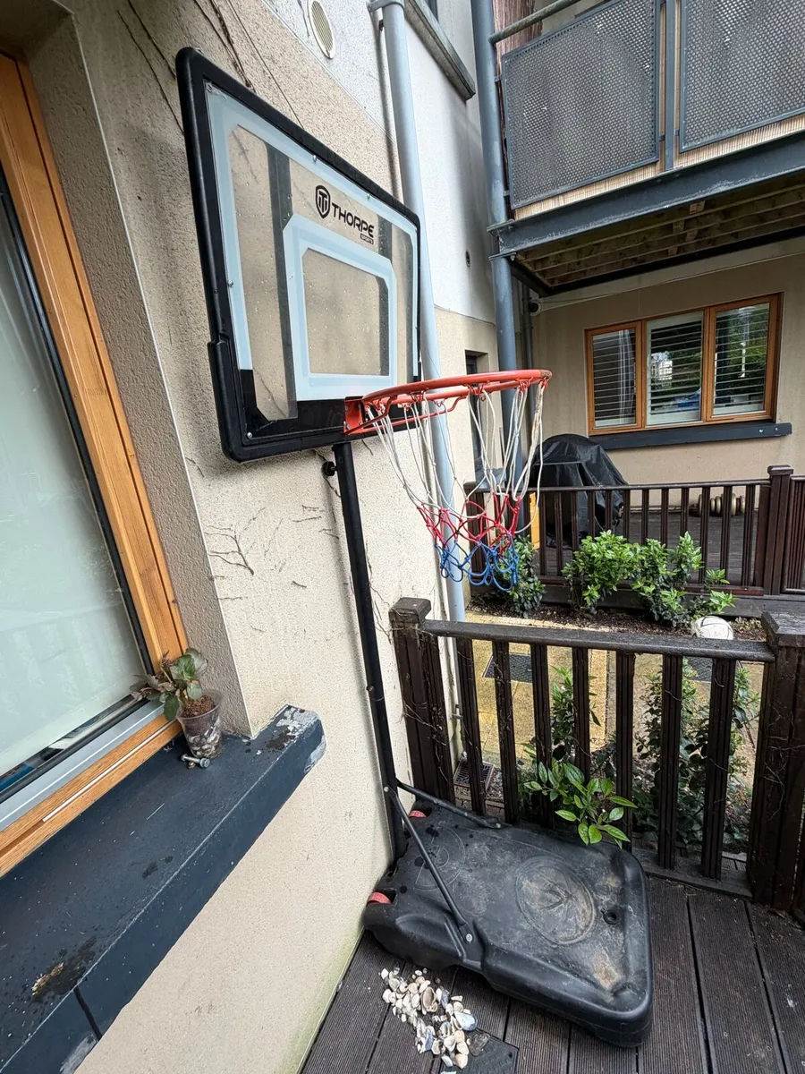 Basketball stand Thorpe Sports