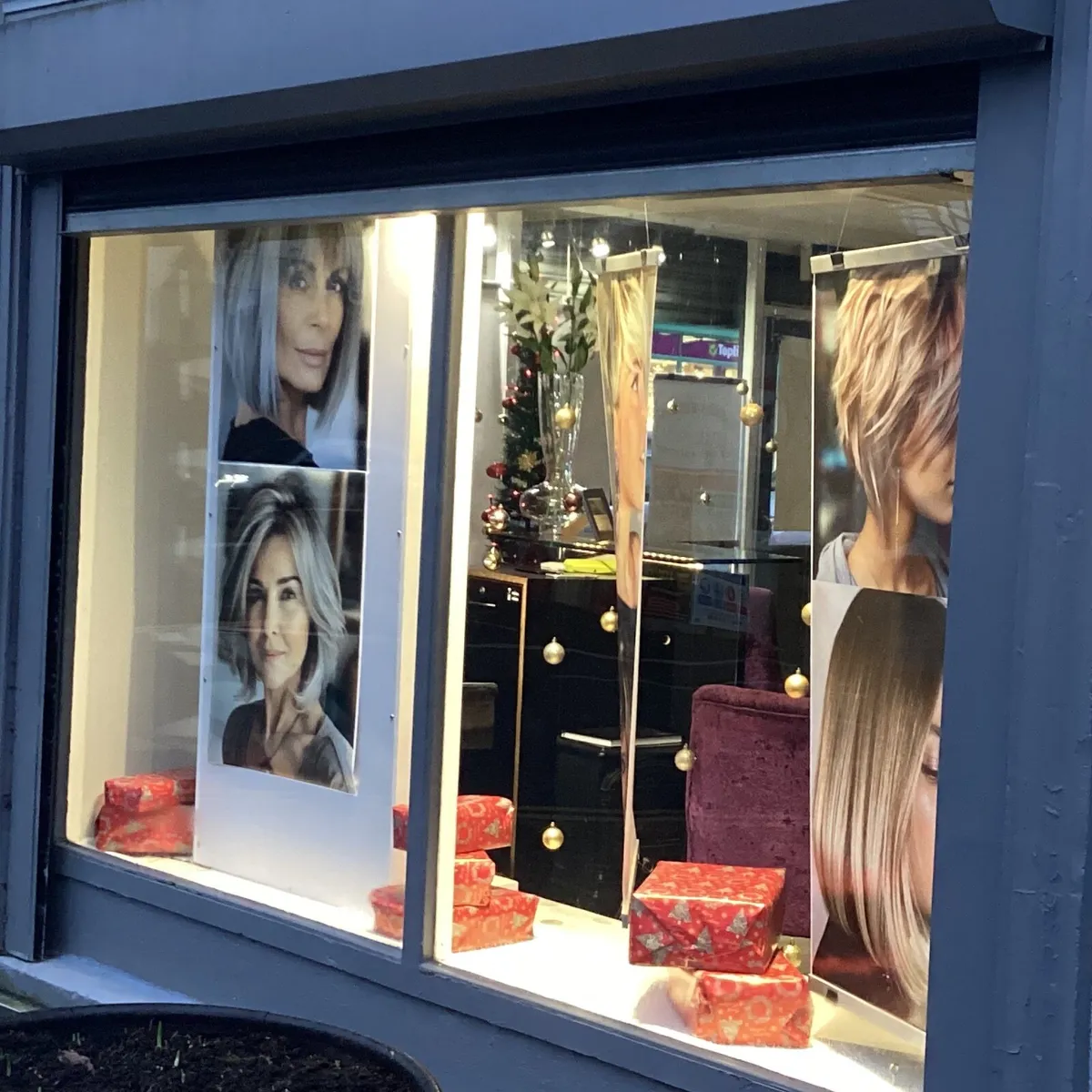 HAIRDRESSING SALON FOR  SALE - Image 1