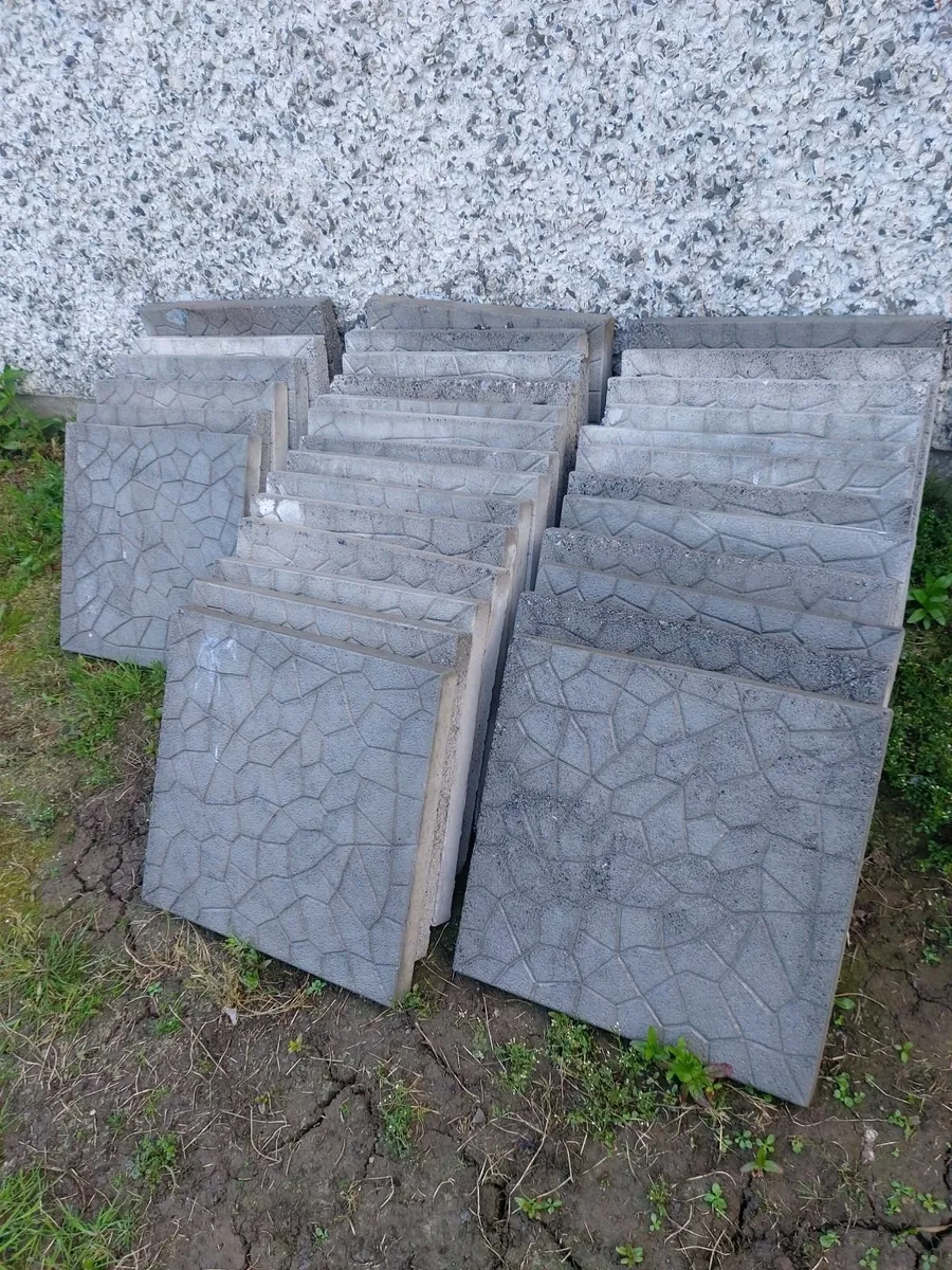 PAVING SLABS - Image 1