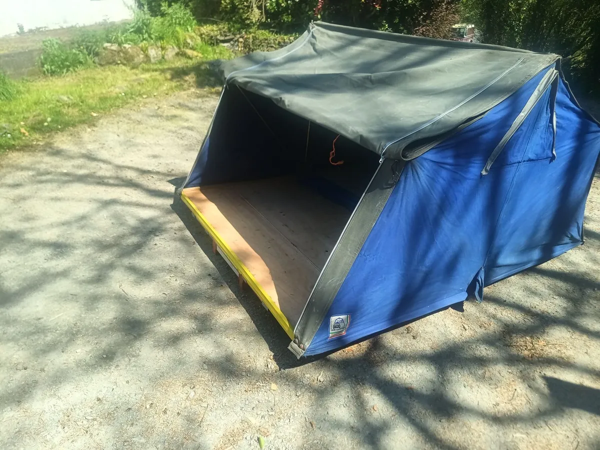 Roof tent - Image 3