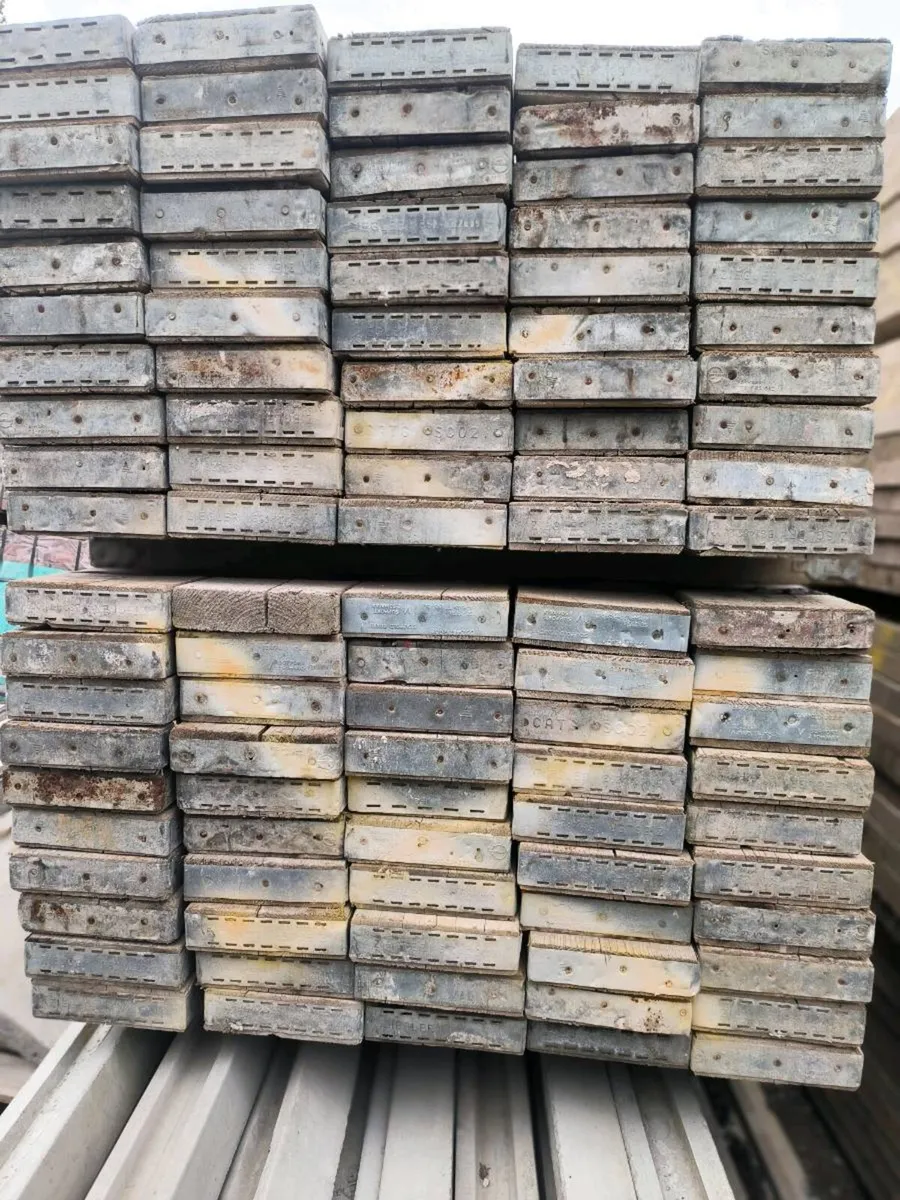 8 foot scaffolding planks - Image 1