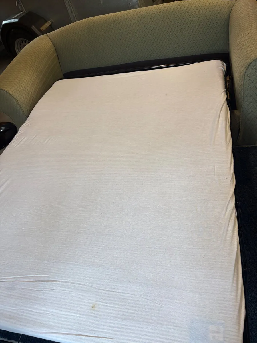 Pull out couch bed - Image 2