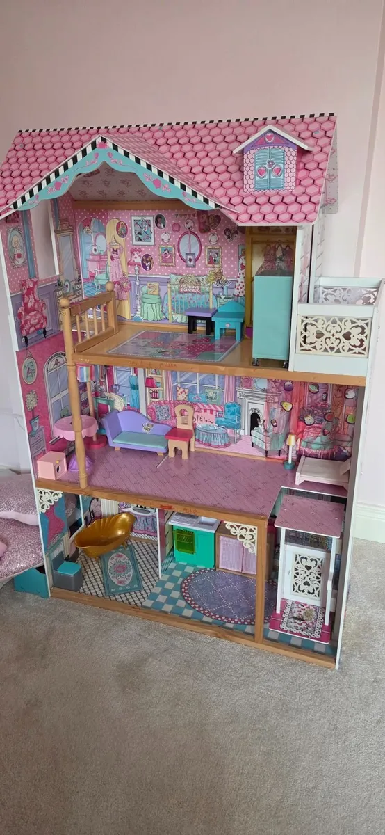 Doll's house