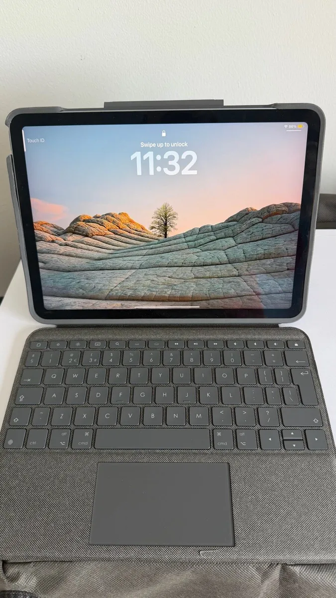 iPad Air 6th generation 11 inches 256gb - Image 1