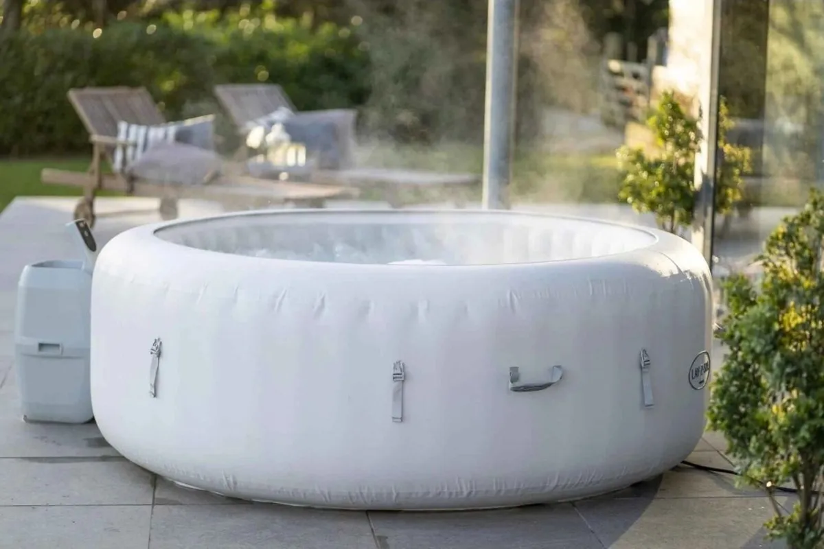 Hot Tub Lay-Z-Spa 4/6 Capacity - Image 2