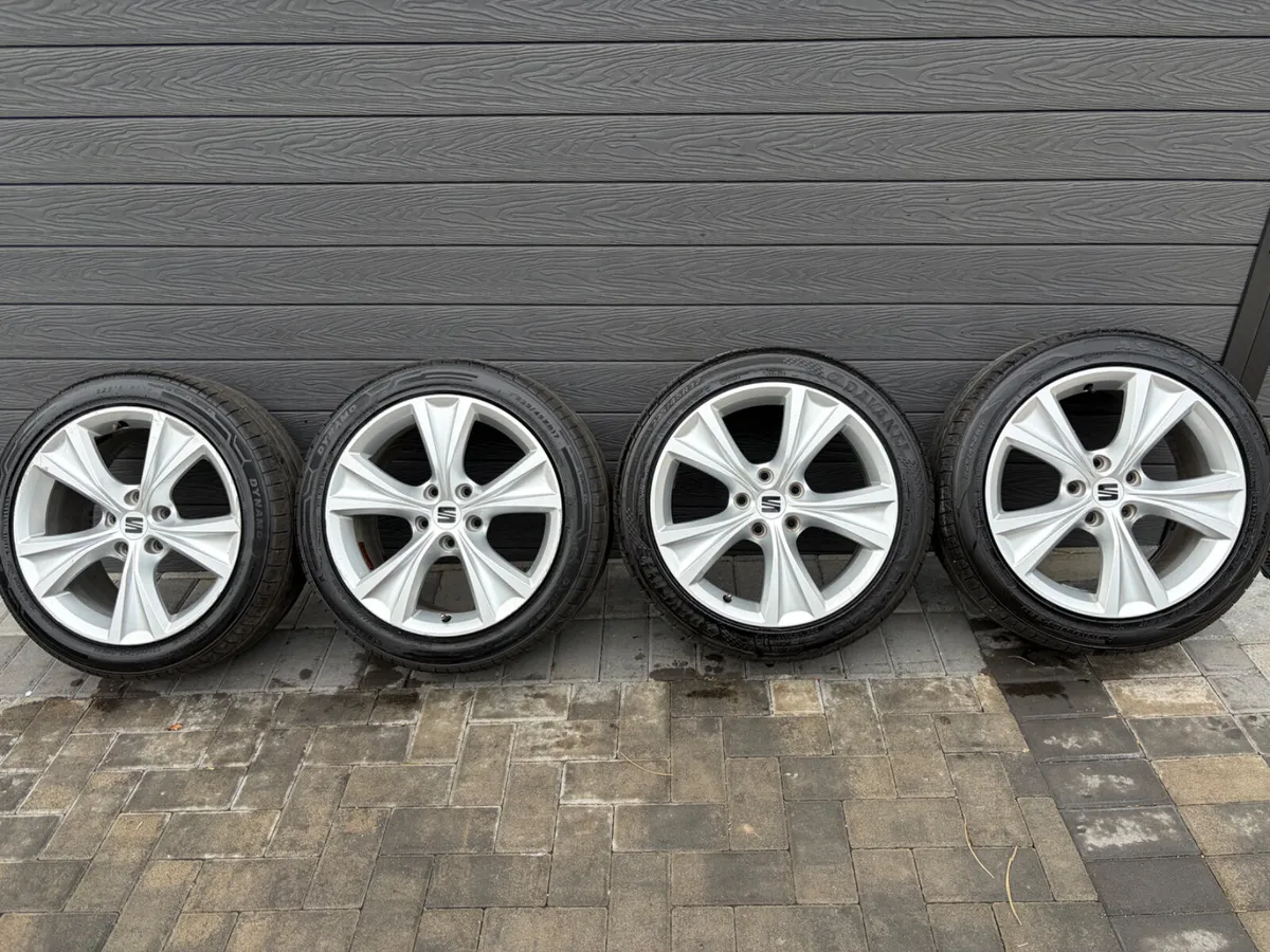 17” GENUINE SEAT LEON ALLOY WHEELS & TYRES - Image 2