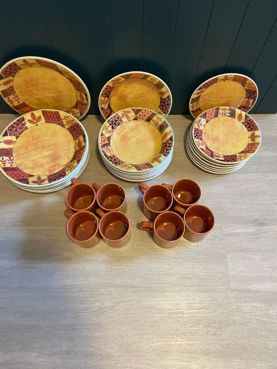 32 Piece Retro Delph Set. - Image 3