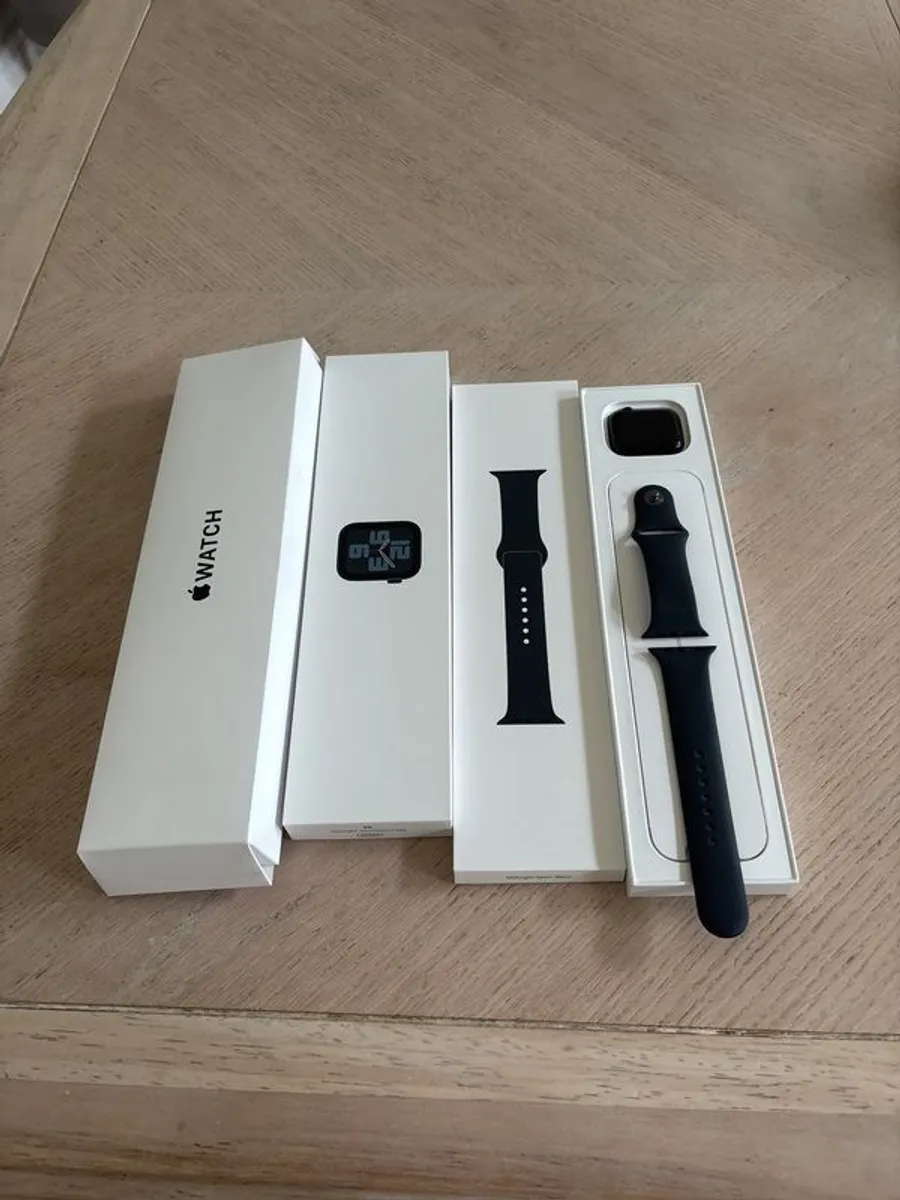 apple watch - Image 1