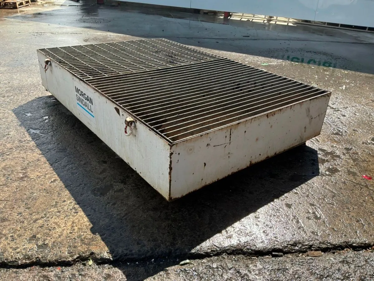 72" x 48" SPILL TRAY / CONTAINMENT BUND...... 724. - Image 3