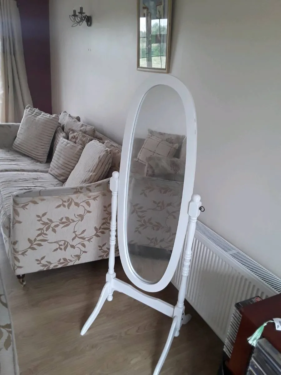 Mirrors choice of  2         20euro each - Image 1