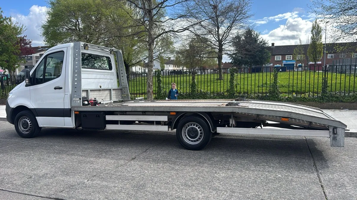 2021 Mercedes Sprinter Tow Truck Recovery truck - Image 3