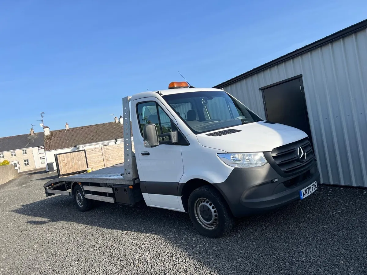 2021 Mercedes Sprinter Tow Truck Recovery truck - Image 4