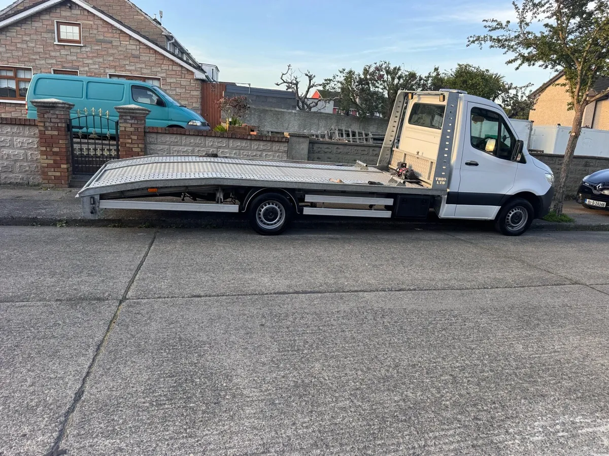 2021 Mercedes Sprinter Tow Truck Recovery truck - Image 2