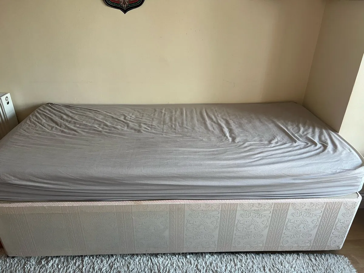 Single Bed - Image 3
