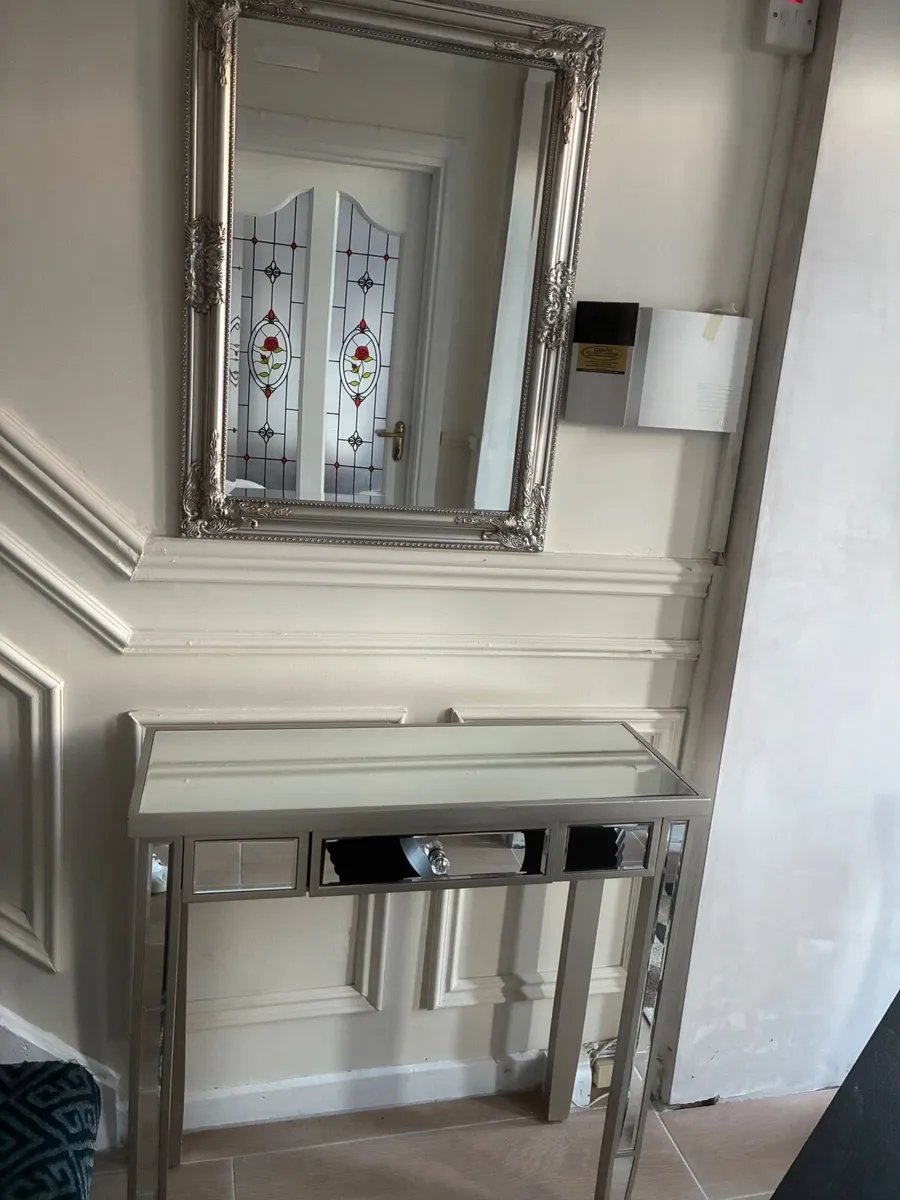 Console table and mirror - Image 4