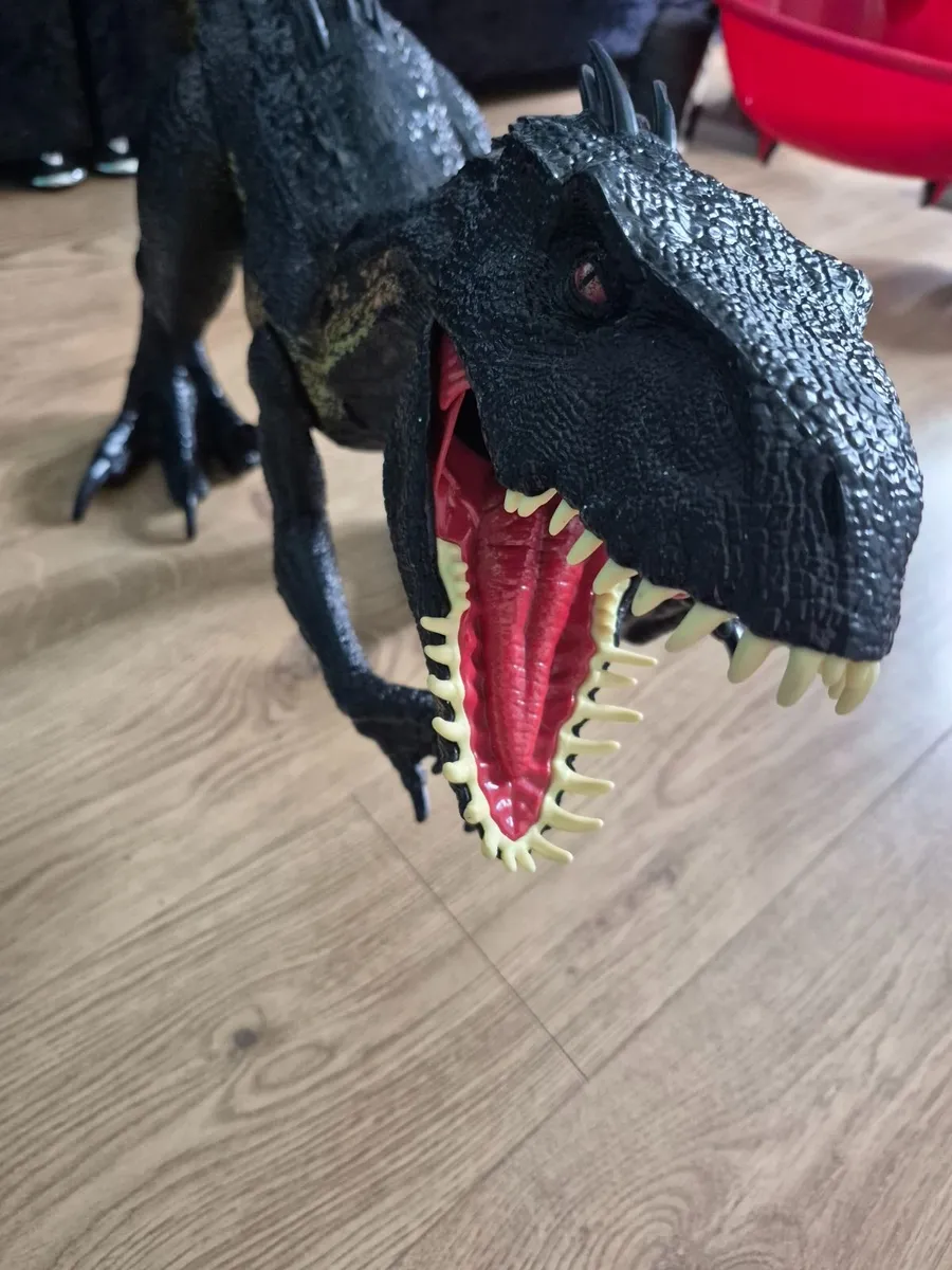 Dinosaur figure - Image 2