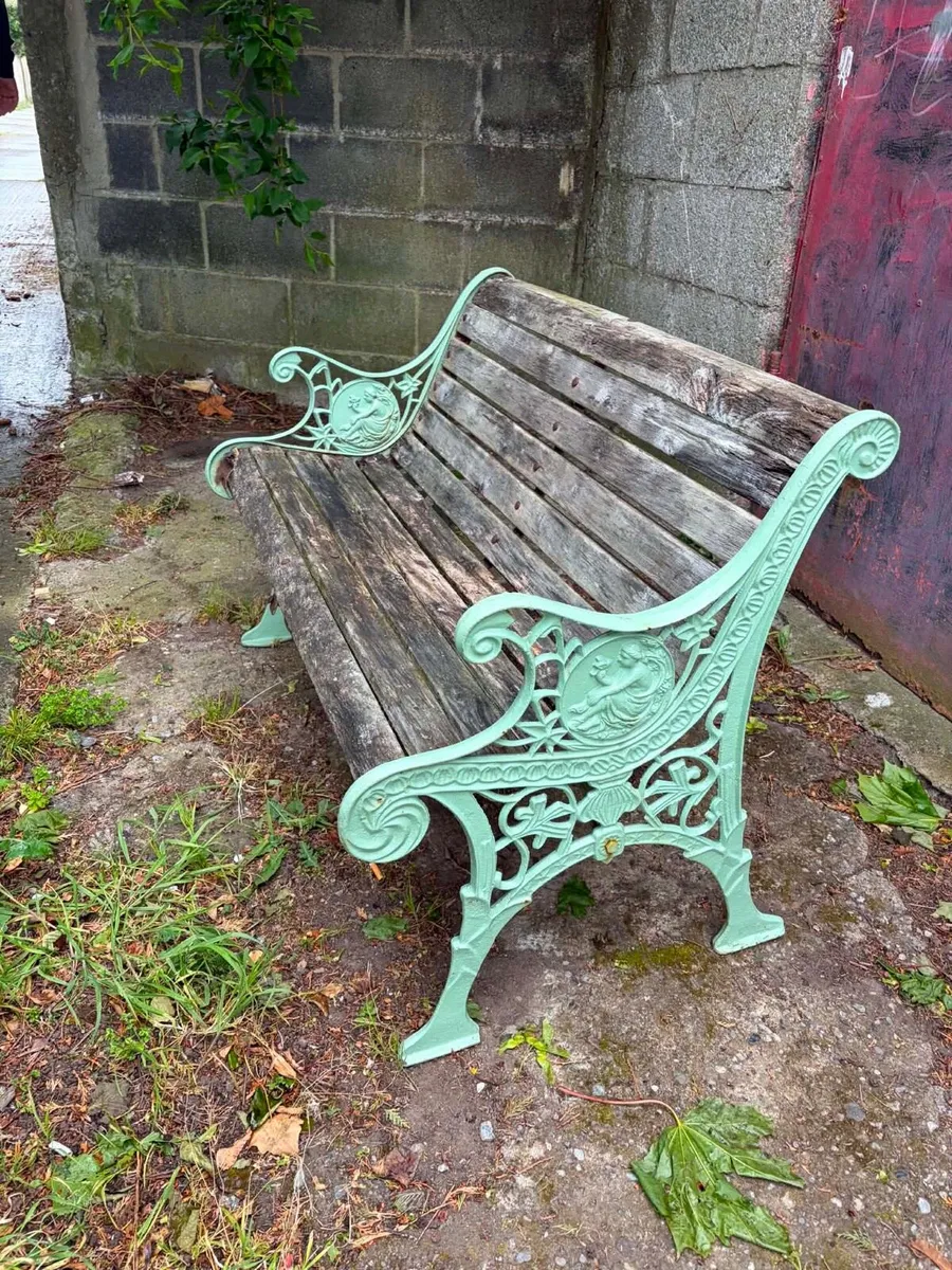 Cast iron garden bench - Image 1