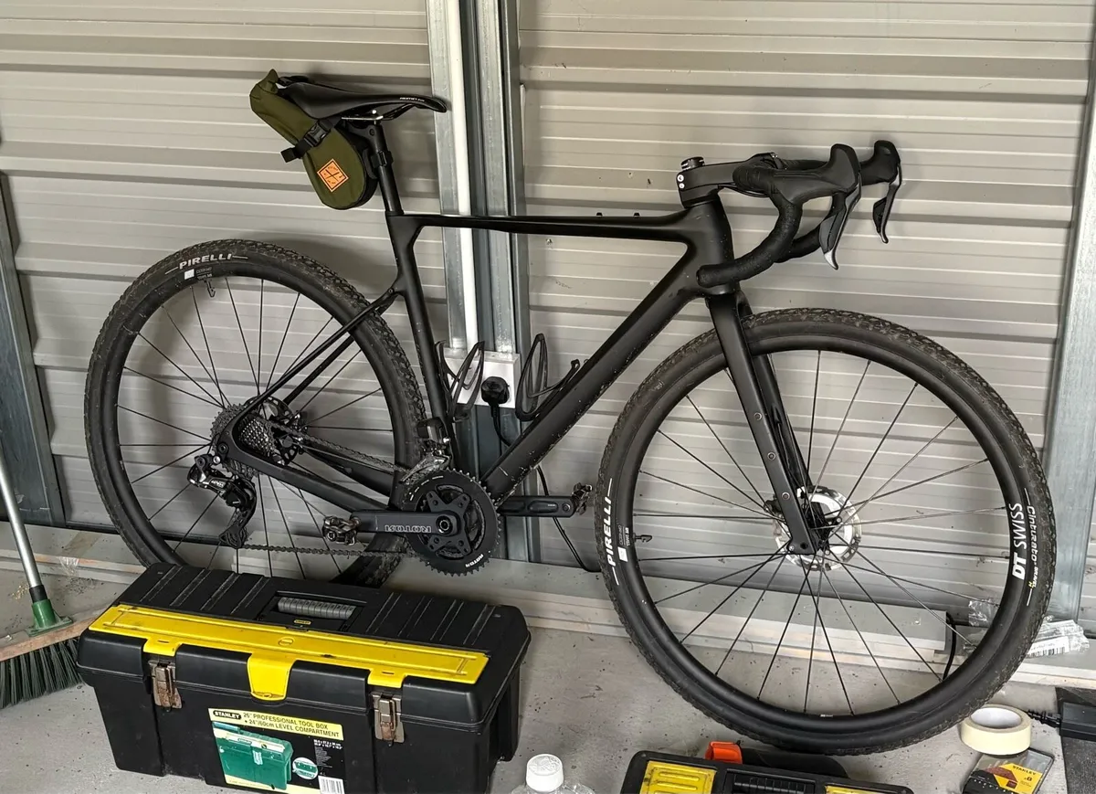 Light carbon custom gravel bike for sale size m - Image 1