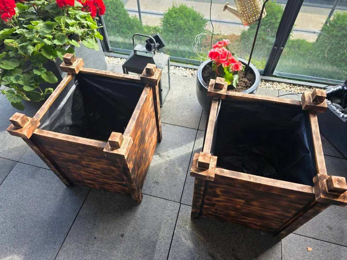 2 oak hard Wooden planters - Image 1