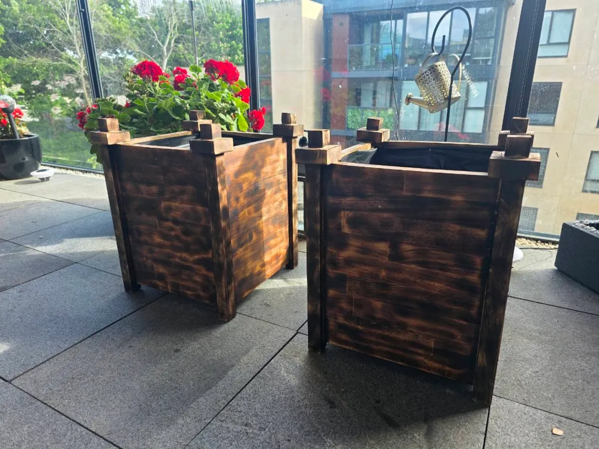 2 oak hard Wooden planters - Image 3