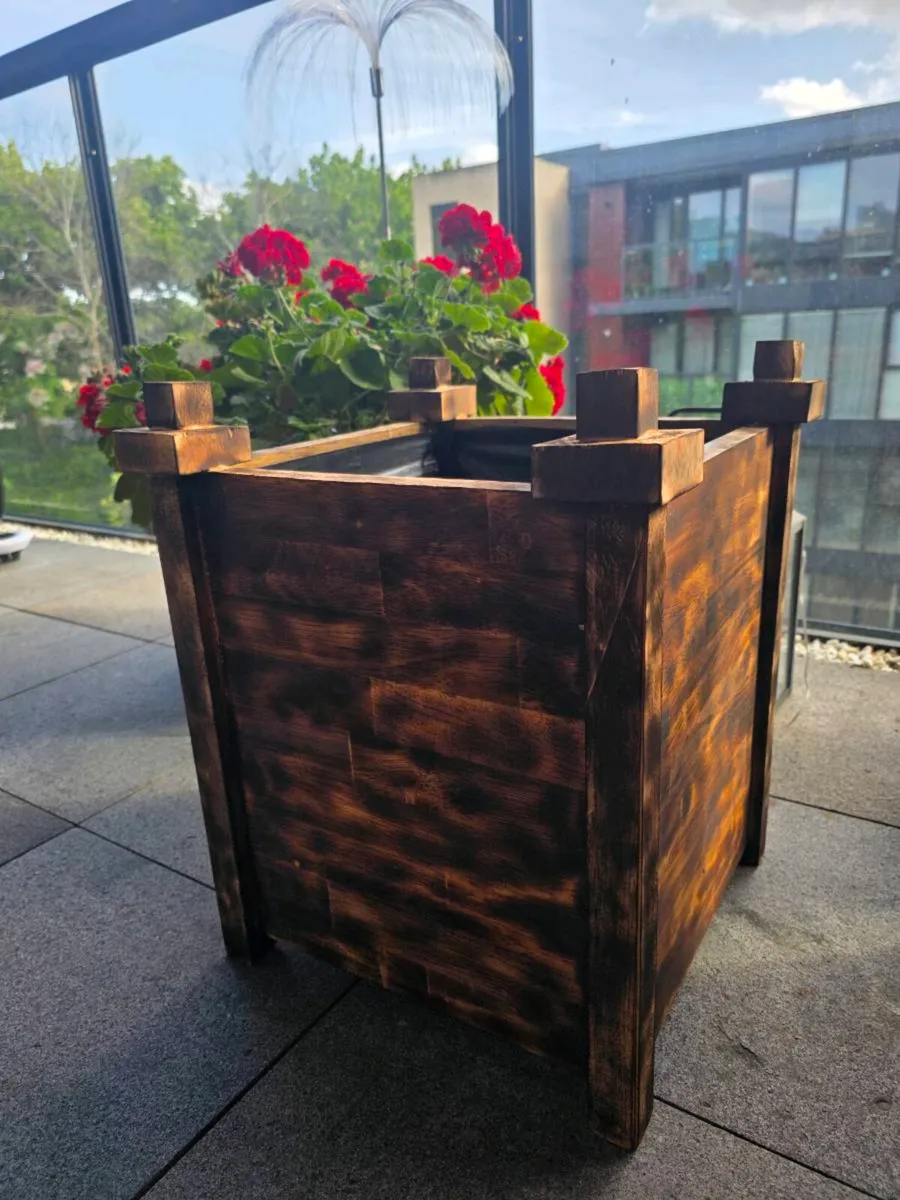2 oak hard Wooden planters - Image 4