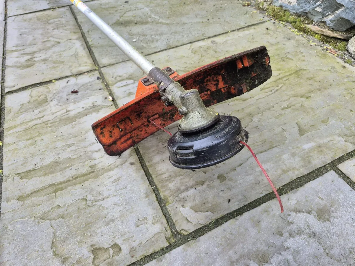 Hitachi Petrol Strimmer - Image 4