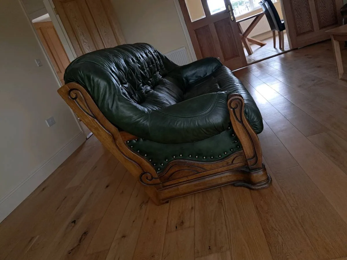 Leather suite +free coffee...FINAL REDUCTION - Image 4