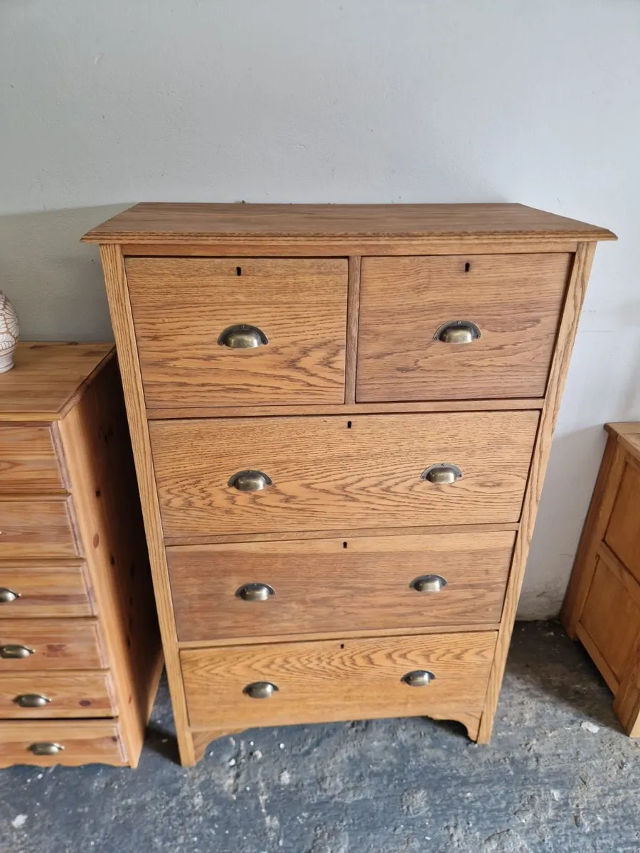 Large 1930s  oak chest of drawers - Image 2